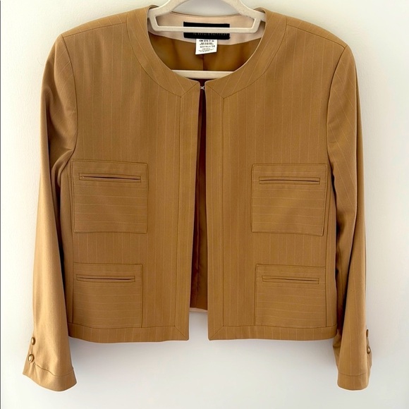 Harve Benard Jackets & Blazers - NWOT Harve Benard Tan Blazer Cropped Structured size 14